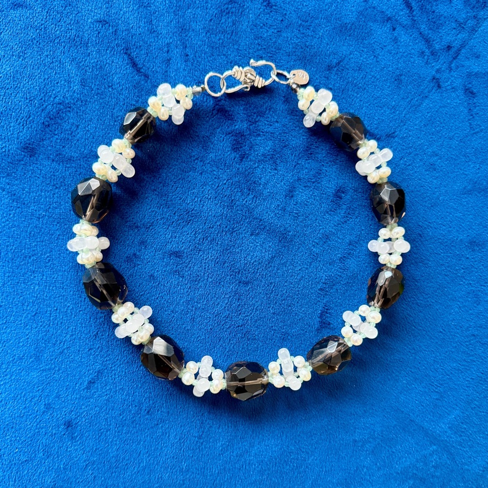 Elegant Black and White Beaded Bracelet